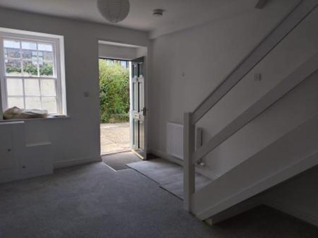 1 bedroom Mews house To Let