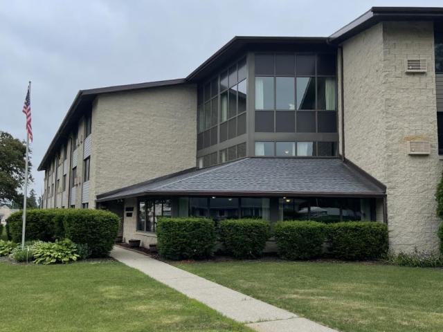 1 bedroom, Menomonee Falls WI 53051 93698388