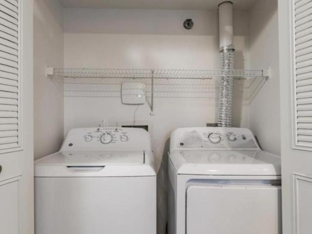 1 bedroom, Merrillville IN 46410 105778473