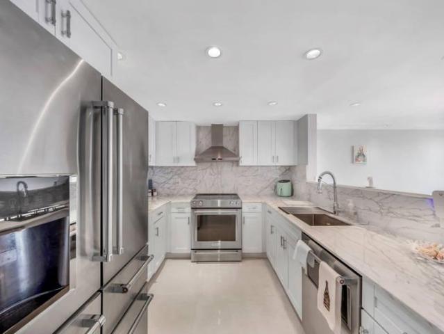 1 bedroom, Miami Beach FL 33140 92231223