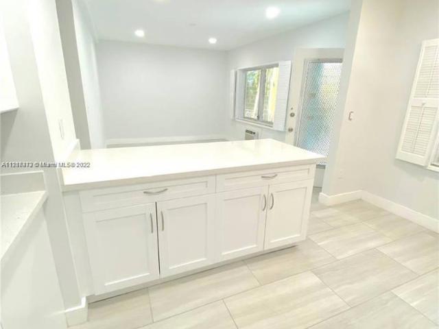1 bedroom, Miami Beach FL 33141 96427951
