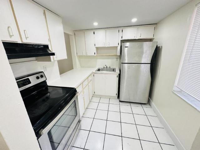 1 bedroom, Miami Gardens FL 33169 105541856