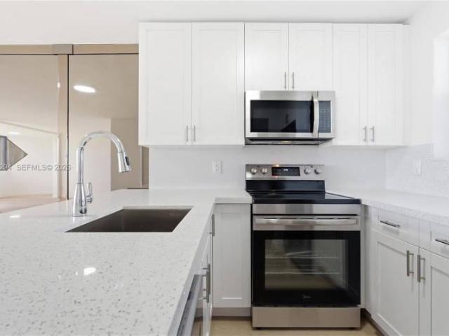 1 bedroom, Miami FL 33129 105683747