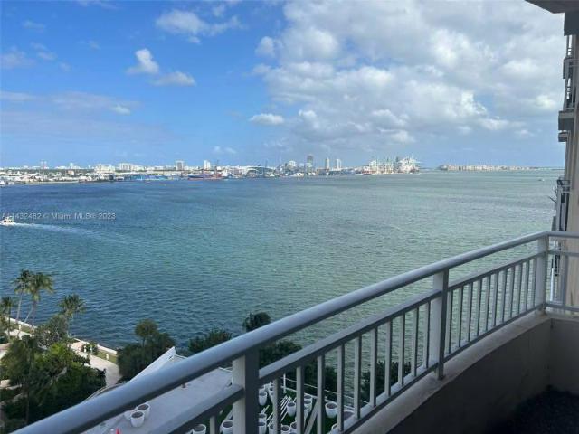 1 bedroom, Miami FL 33131 96427895