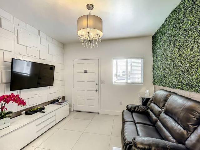 1 bedroom, Miami FL 33133 96294483