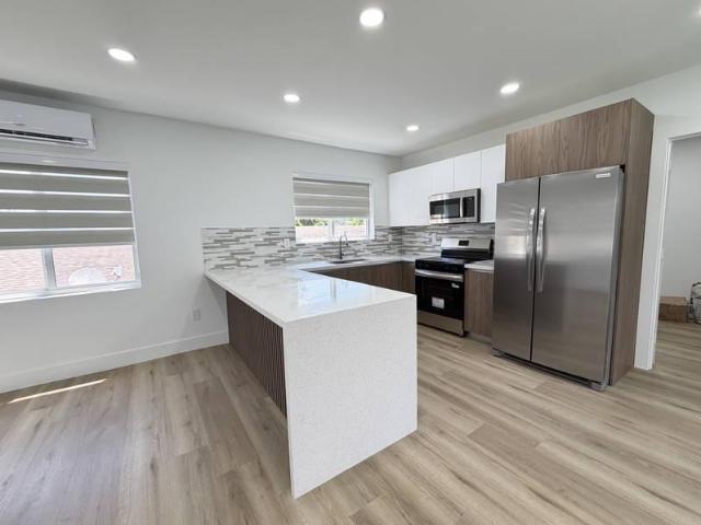 1 bedroom, Miami FL 33135 105683105