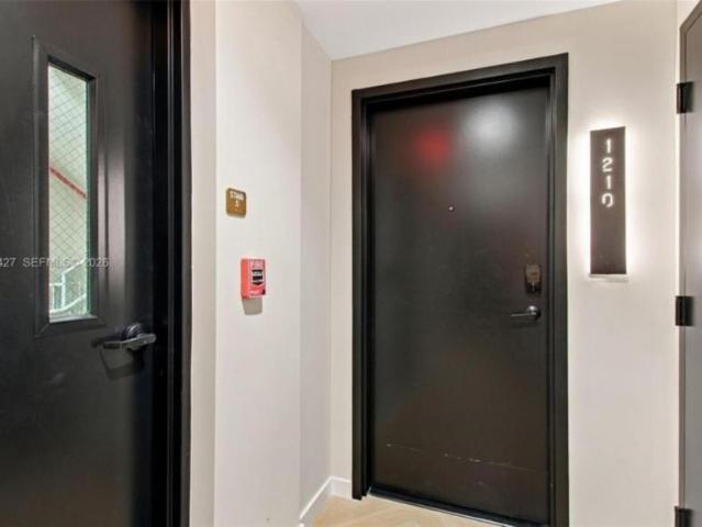 1 bedroom, Miami FL 33136 106220732