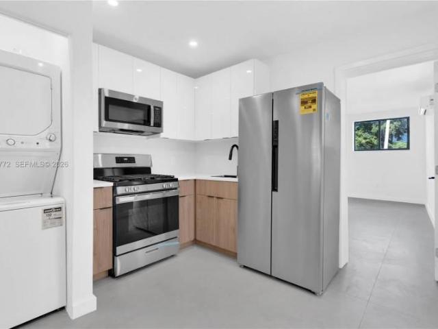 1 bedroom, Miami FL 33147 105359081