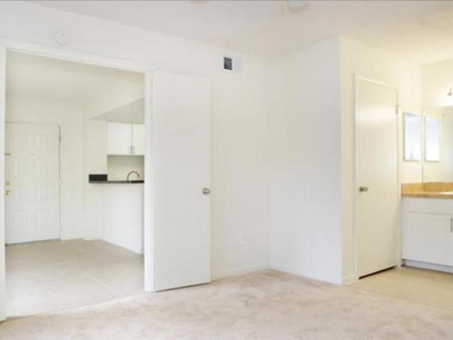 1 bedroom, Miami FL 33196 LS105096723