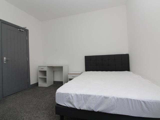 1 Bedroom Mid Terraced House