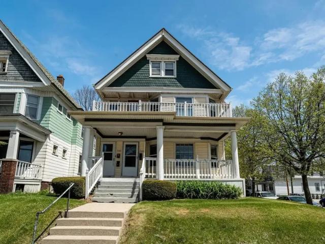 1 bedroom, Milwaukee WI 53212 105215815