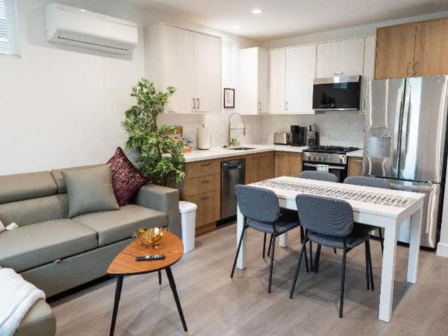 1 bedroom, North Hollywood CA 91601 102769971