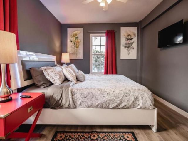 1 bedroom, North Hollywood CA 91601 102769977
