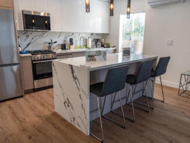 1 bedroom, North Hollywood CA 91602 105132599