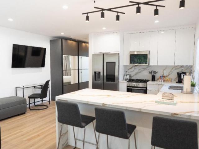 1 bedroom, North Hollywood CA 91602 105132601