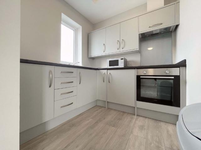 1 Bedroom | North Hill Court, 47a North Road East, PL4 6AY Deluxe Studio