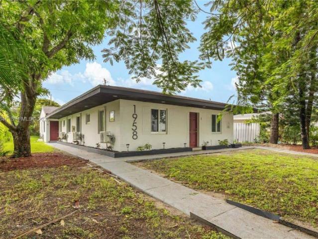1 bedroom, North Miami Beach FL 33162 106133694