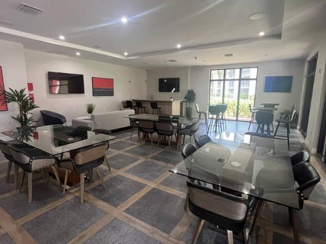 1 bedroom, North Miami Beach FL 33179 105008439