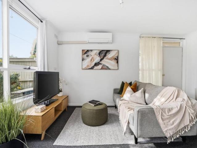 1 Bedroom Apartment Northcote VIC 102758877