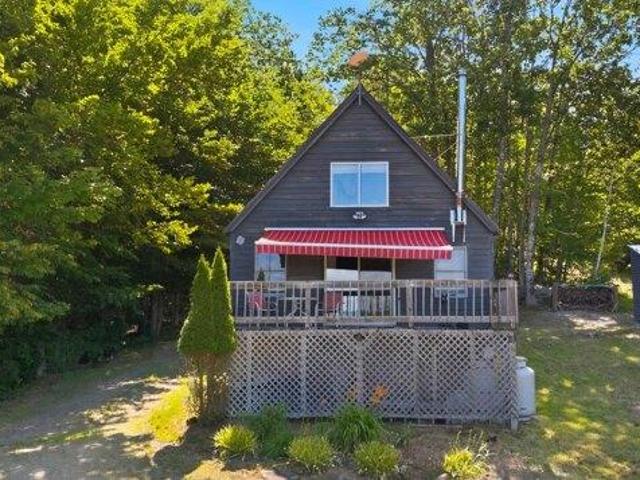 1 bedroom, New Vineyard ME 04956 105695519