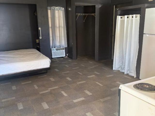 1 bedroom, Newcomerstown OH 43832 106112782