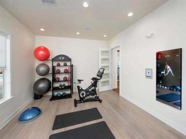 1 bedroom, Savannah GA 31407 102304879