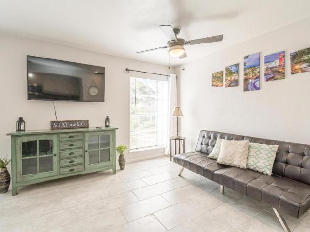 1 bedroom, San Antonio TX 78209 95683786