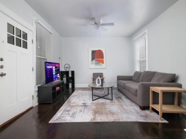 1 bedroom, San Antonio TX 78210 105099222