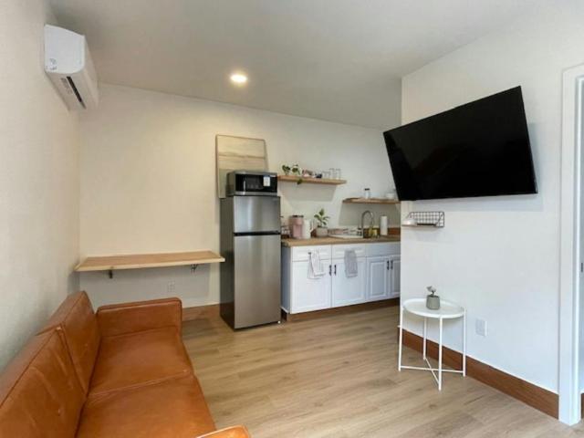 1 bedroom, San Diego San Diego 92111 LS95418233