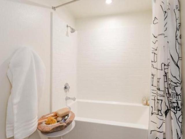 1 bedroom, Santa Ana CA 92705 LS100800400