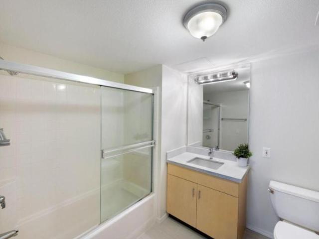 1 bedroom, Santa Monica CA 90401 104996415