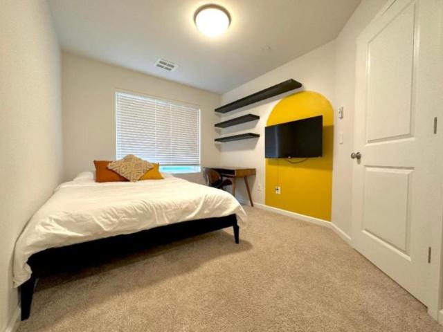 1 bedroom, Seattle WA 98178 106112832