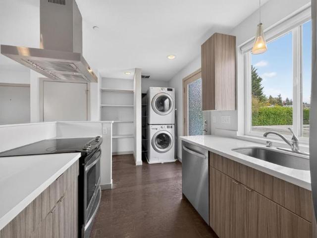1 bedroom, Seattle WA 98199 106113542