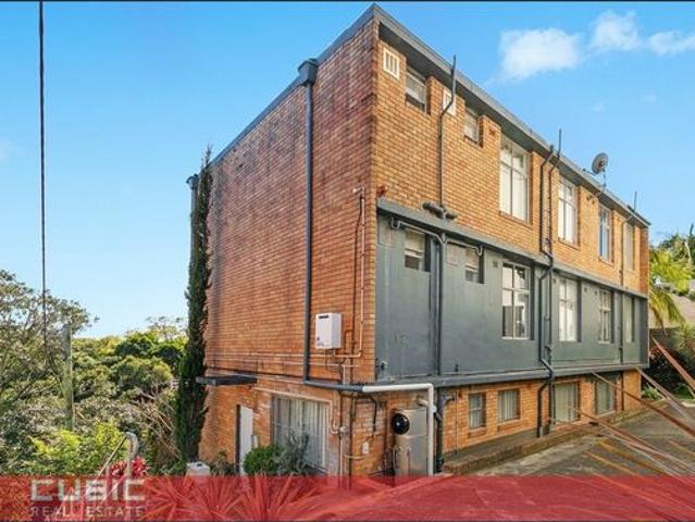 1 Bedroom, self contained kitchenette