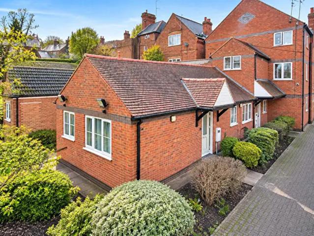 1 Bedroom Semi Detached Bungalow To Rent In Westleigh Road, West End, Leicester, LE3