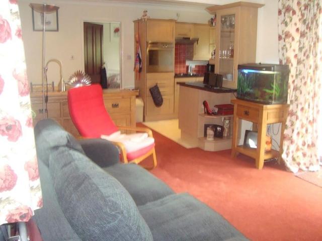 1 bedroom semi detached bungalow to rent