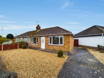1 bedroom semi detached bungalow to rent