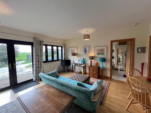 1 bedroom semi detached bungalow to rent