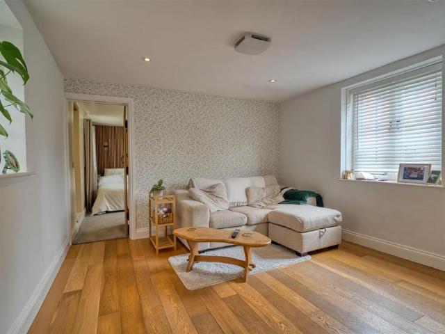 1 bedroom semi detached bungalow to rent