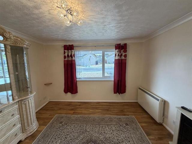 1 bedroom semi detached bungalow to rent