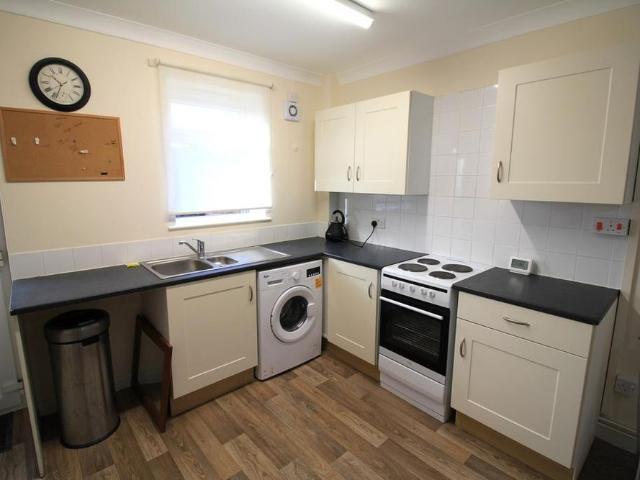 1 bedroom semi detached bungalow to rent