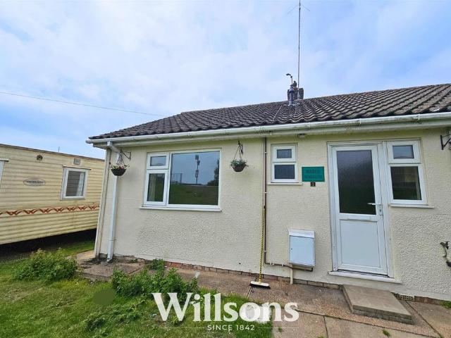 1 bedroom semi detached bungalow to rent