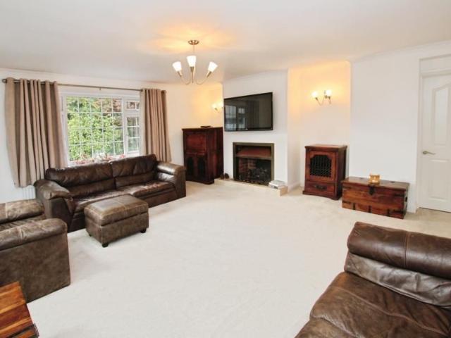 1 bedroom semi detached bungalow to rent