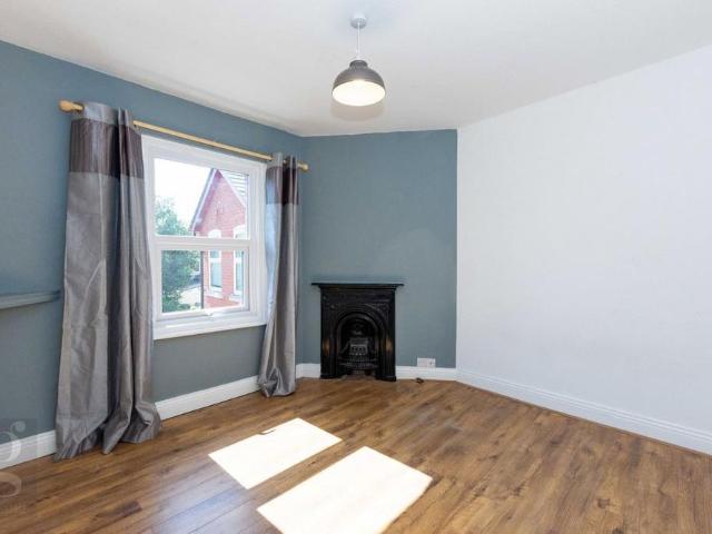 1 bedroom semi detached bungalow to rent