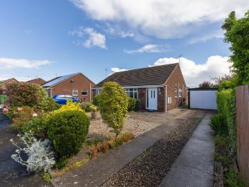 1 bedroom semi detached bungalow for sale