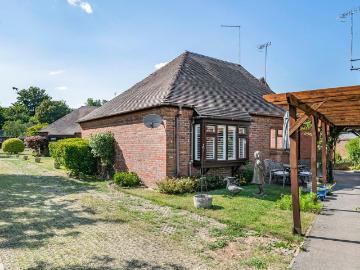 1 bedroom semi detached bungalow for sale