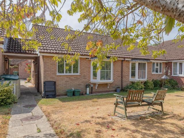 1 bedroom semi detached bungalow for sale