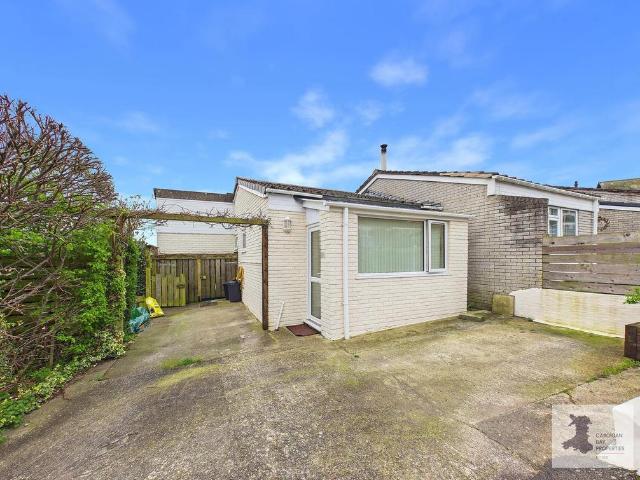 1 bedroom semi detached bungalow for sale