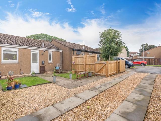 1 bedroom semi detached bungalow for sale