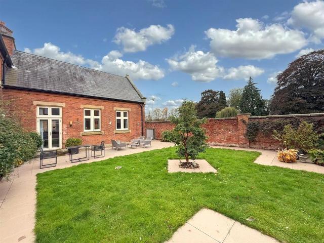 1 bedroom semi detached bungalow for sale